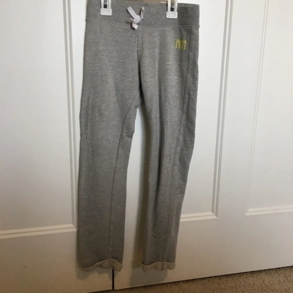 Osh Kosh Girls size 8 gray sweatpants